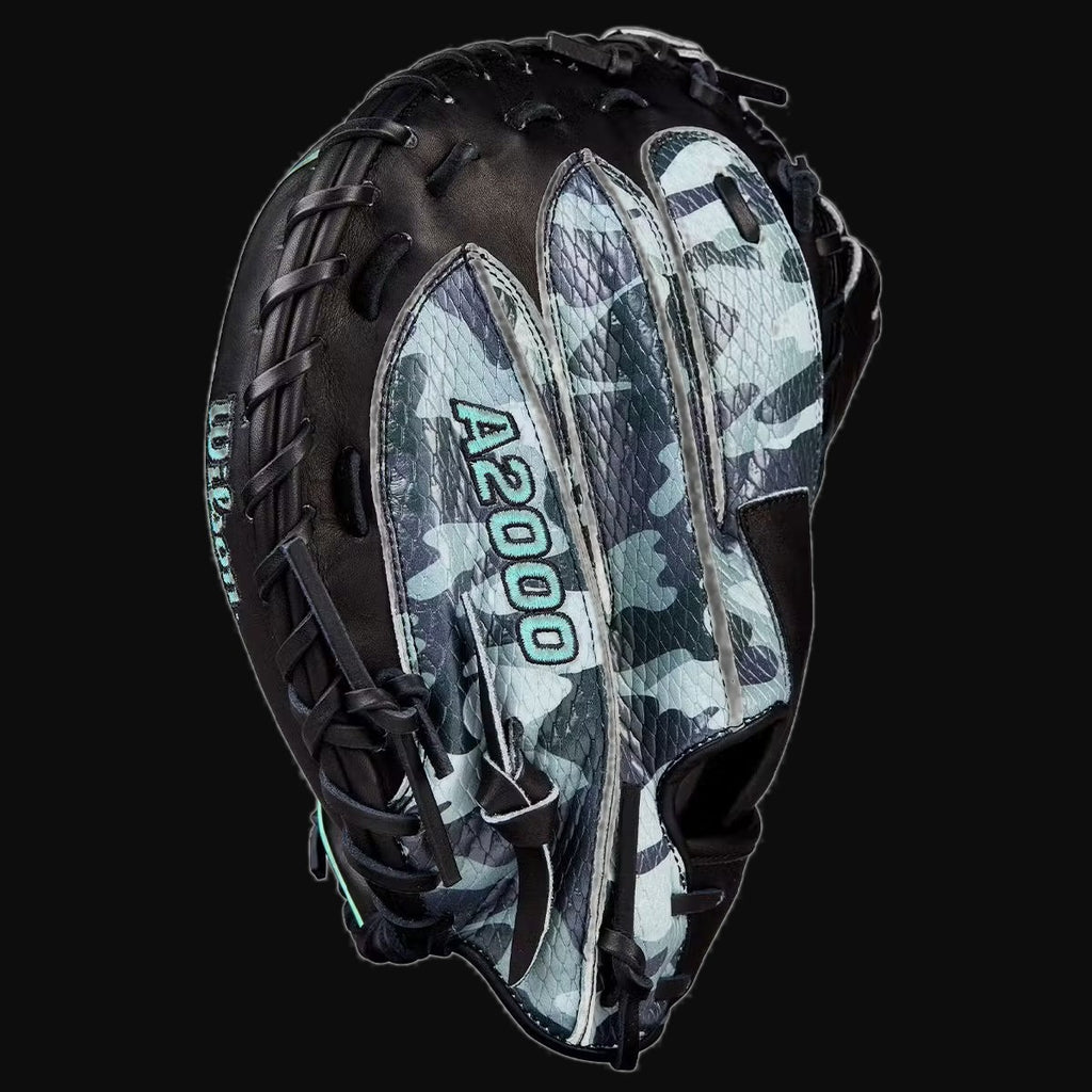 Wilson Fall 2025 A2000 AW28 SuperSkin Austin Wells Game Model 34" Catchers Mitt [bgblk]