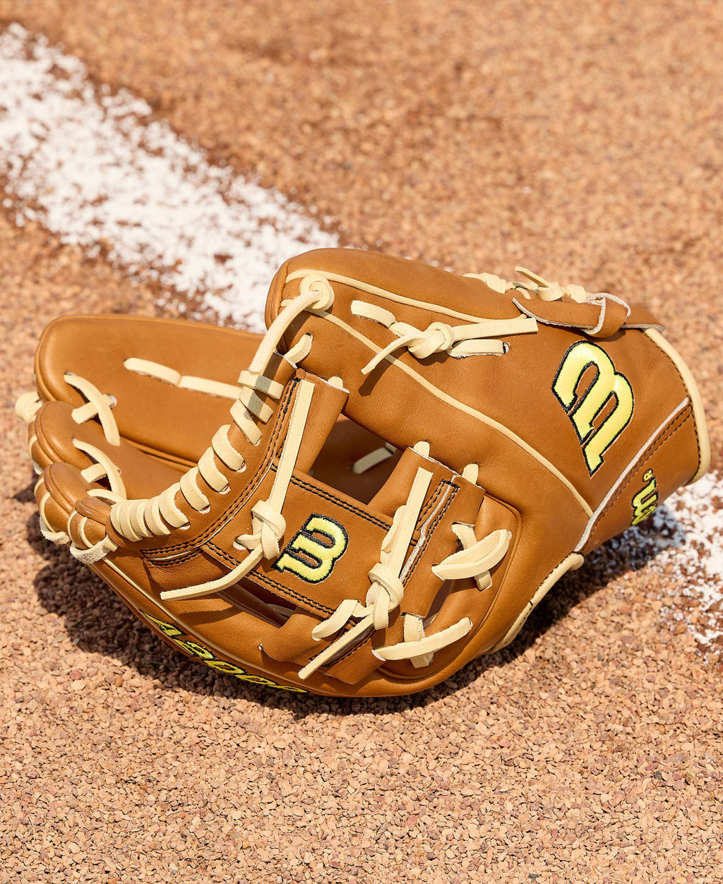 Wilson A2000 Classic DP15 Pedroia Fit Model 11.5" Baseball Infield Glove