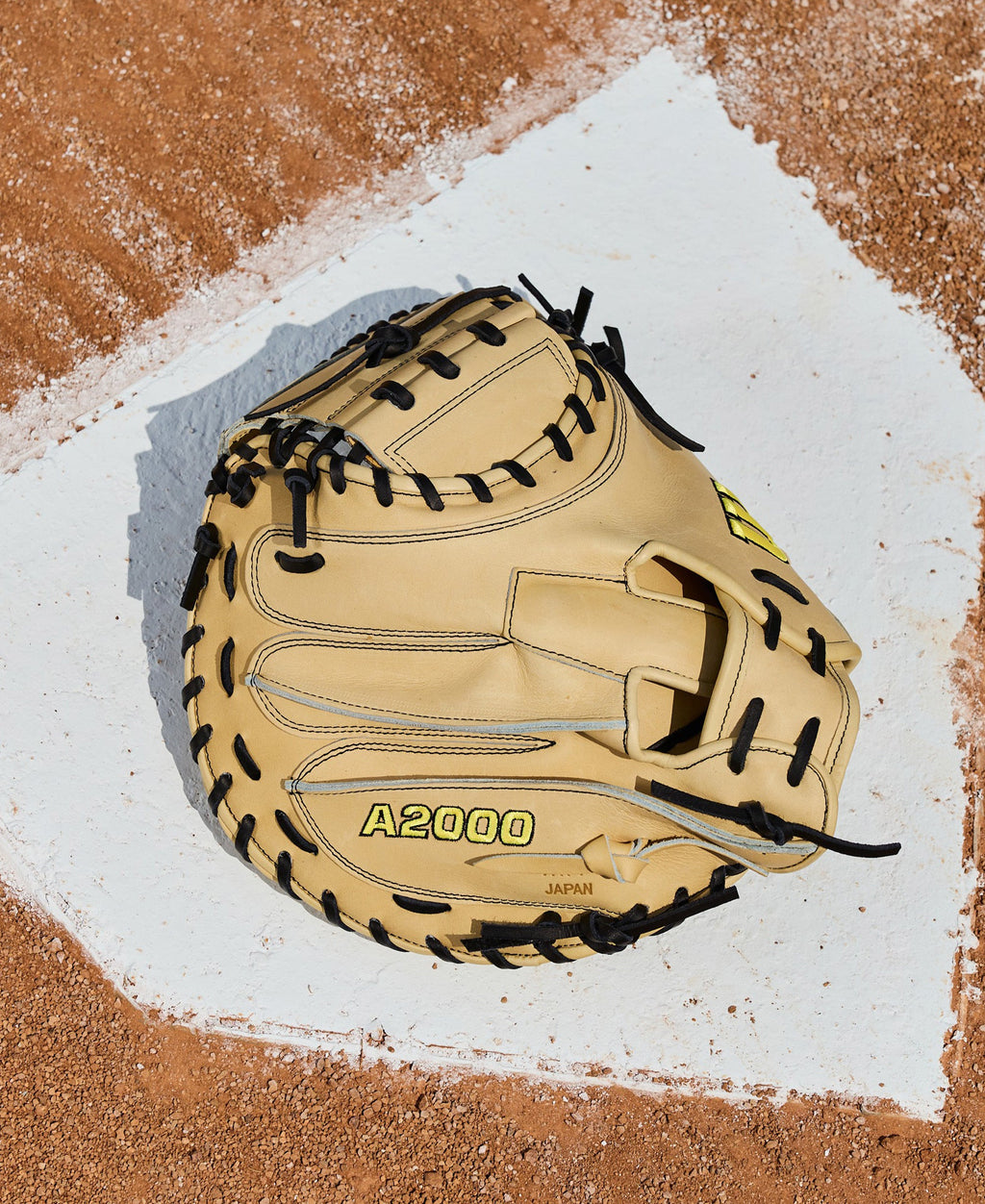 Wilson A2000 Classic 1734 Blonde Model 34" Baseball Catcher's Mitt