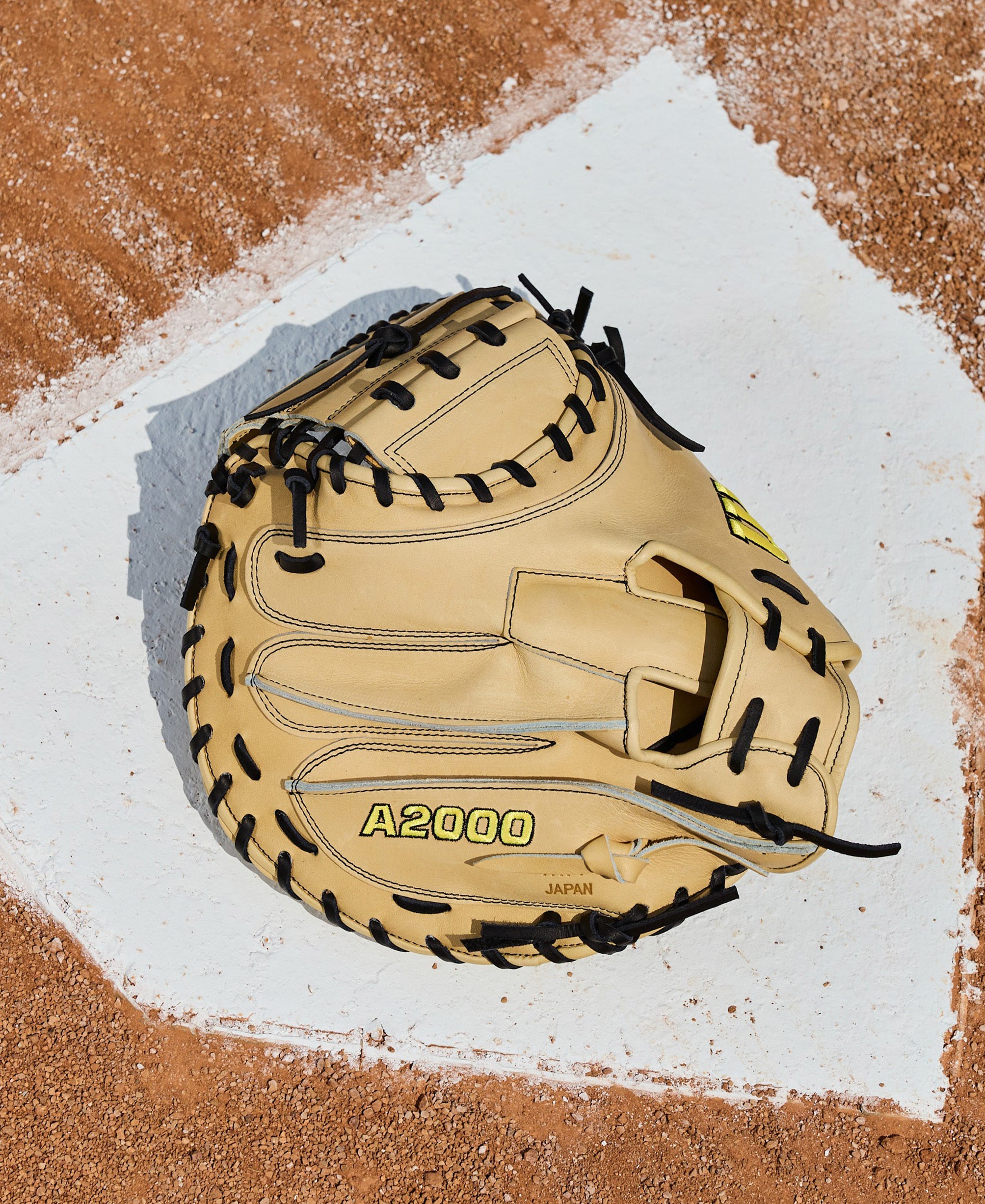 Wilson A2000 Classic 1734 Blonde Model 34" Baseball Catcher's Mitt