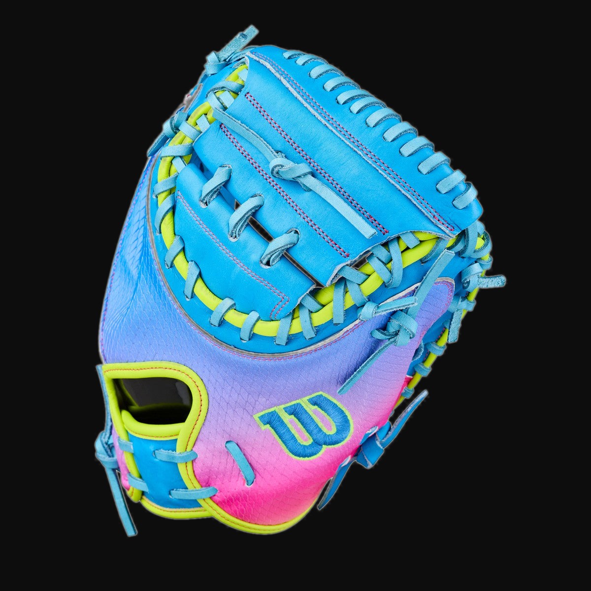 Wilson A2000 2026 Love the Moment CM33 Model 33" Baseball Catcher's Mitt [bgblk]